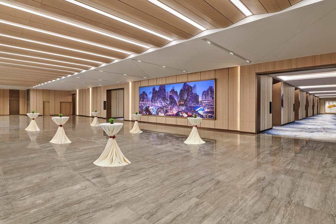 Hotel Artyzen Habitat Lingang 5*
